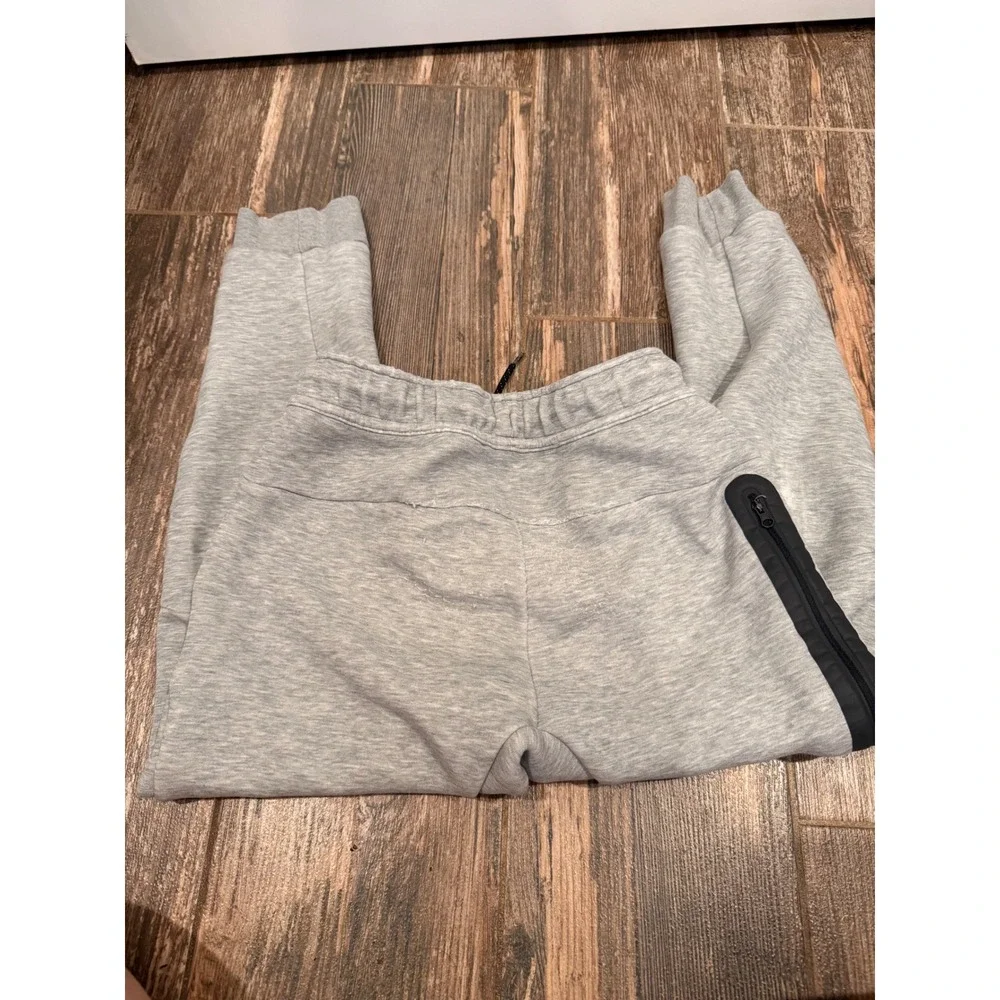 Nike Tech Fleece Joggers Kids Boys Medium Grey Heather Sweatpants CU9213-063